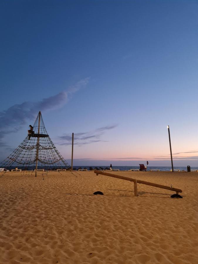 Front Beach Costa Caparica Lisbon Costa de Caparica Exteriör bild